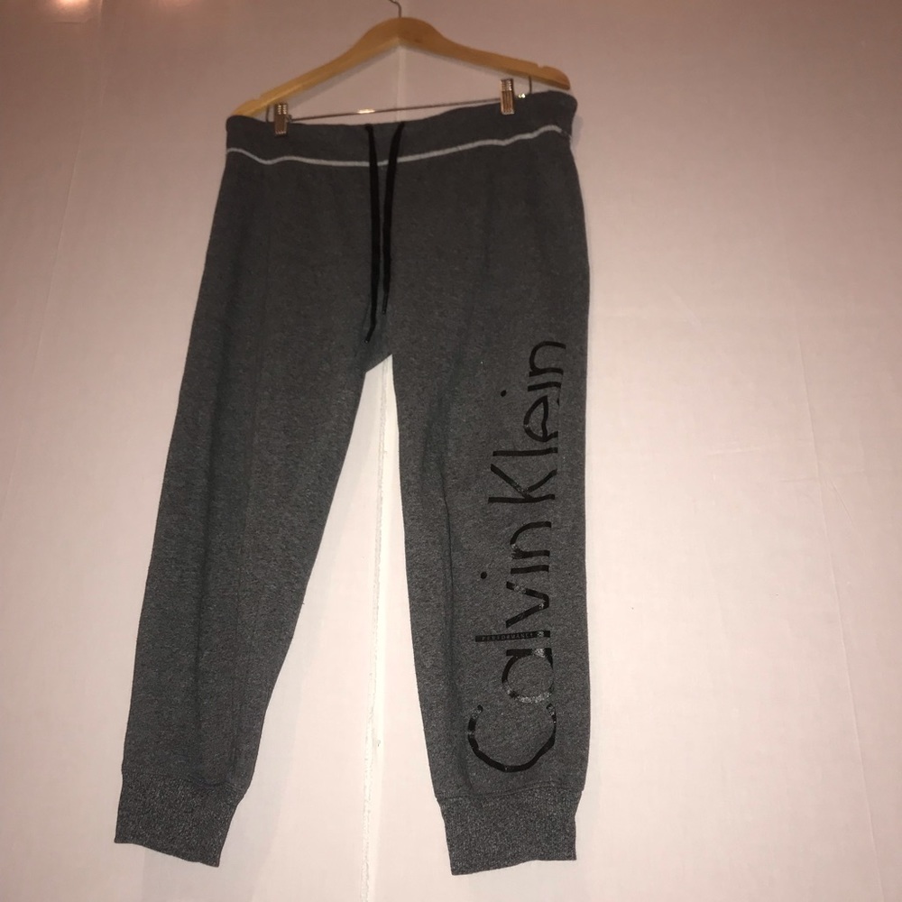 Calvin Klein Cropped Joggers!!